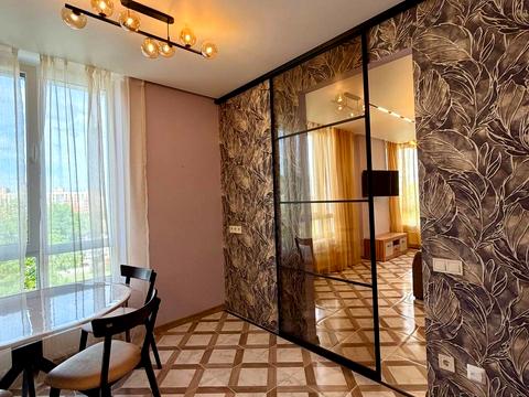 квартира за адресою Космічна вул., 5