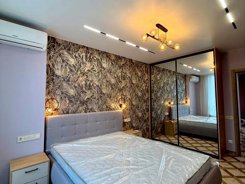 квартира за адресою Космічна вул., 5