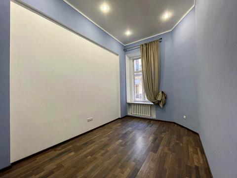 комерційна за адресою Грецька пл., 25