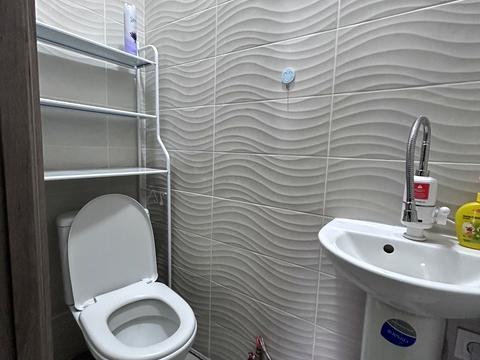 комерційна за адресою Басейна вул., 4