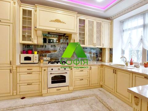 квартира за адресою Степана Бандери вул., (Будинок)