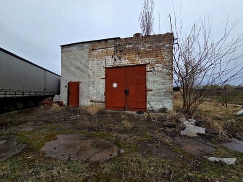 комерційна за адресою Фанерна вул., 1
