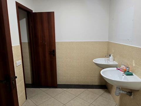 комерційна за адресою Хрещатик вул. (Kreschatic), 23
