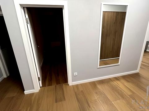 квартира за адресою Університетська вул., 17-А
