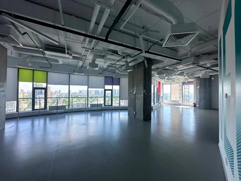 комерційна за адресою Спортивна пл., 1