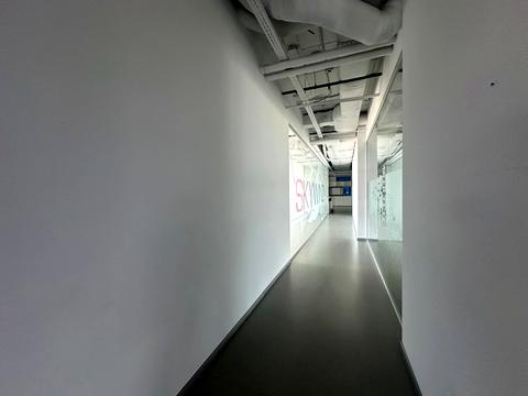 комерційна за адресою Спортивна пл., 1