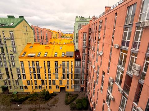 квартира за адресою Регенераторна вул., 4 к4