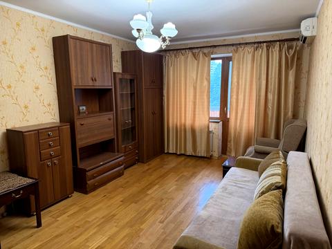 квартира за адресою Тростянецька вул., 8
