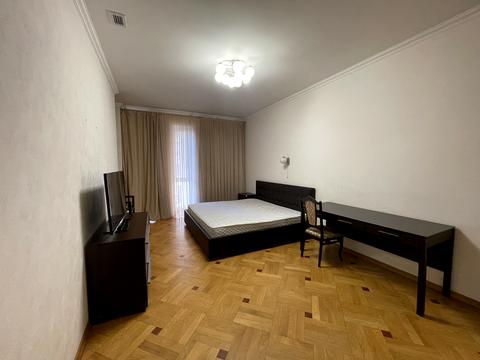 квартира за адресою Левка Лук'яненка вул. (Василя Жуковського), 21-А