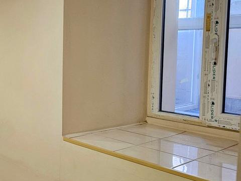 комерційна за адресою Новосельського вул., 48