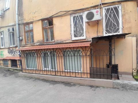 комерційна за адресою Новосельського вул., 48