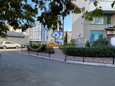 комерційна за адресою Бориса Гмирі вул., 8-Б