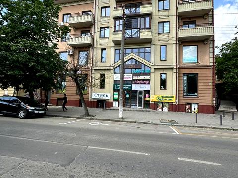 комерційна за адресою Кардинала Любомира Гузара вул., 27