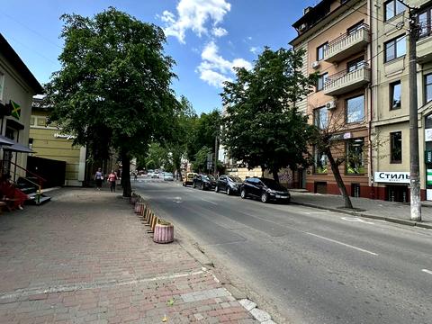 коммерческая по адресу Ивано-Франковск, Кардинала Любомира Гузара ул., 27