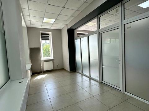 коммерческая по адресу Кардинала Любомира Гузара ул., 27