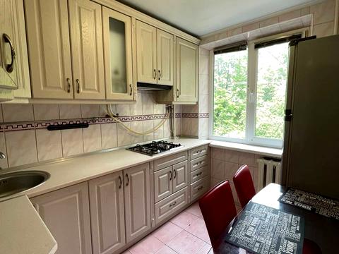 квартира за адресою Космонавтів просп., 52