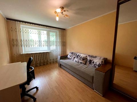 квартира за адресою Космонавтів просп., 52