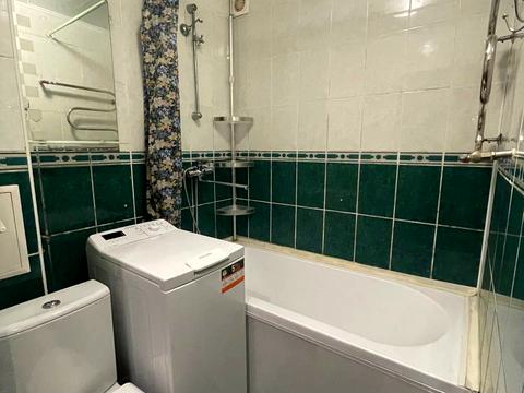 квартира за адресою Космонавтів просп., 52