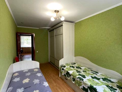 квартира за адресою Космонавтів просп., 52