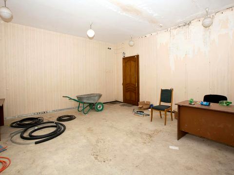 комерційна за адресою Лобановського вул., 30