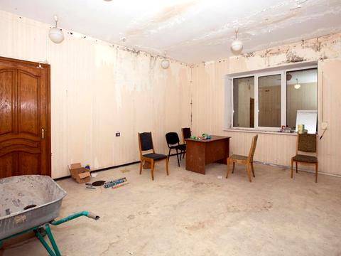 комерційна за адресою Лобановського вул., 30
