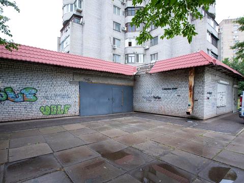 комерційна за адресою Лобановського вул., 30