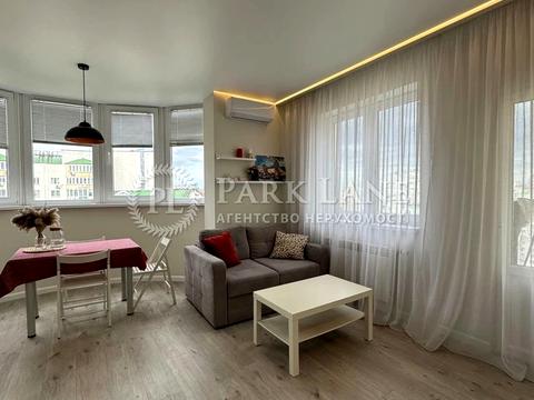 квартира за адресою Анни Ахматової вул., 48