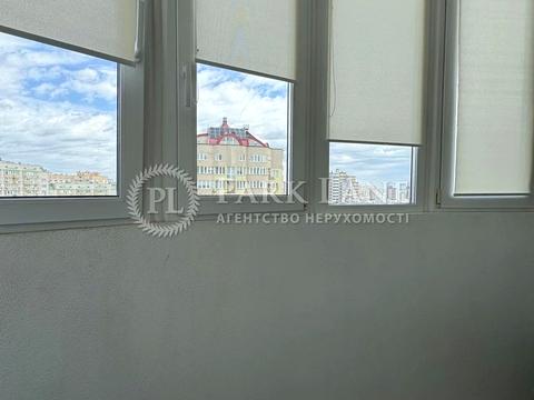 квартира за адресою Анни Ахматової вул., 48
