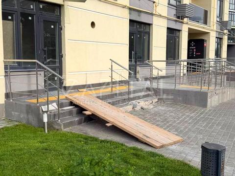 комерційна за адресою Богатирська вул., 32