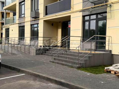комерційна за адресою Богатирська вул., 32