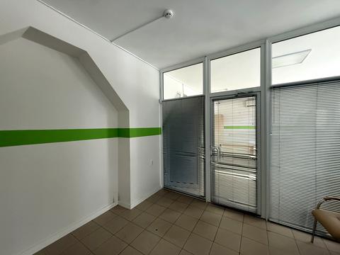коммерческая по адресу Русская ул., 18