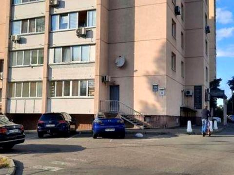 квартира за адресою Дарницький бульв., 8