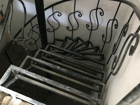 будинок за адресою Кобилянської вул.