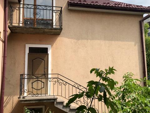 будинок за адресою Кобилянської вул.