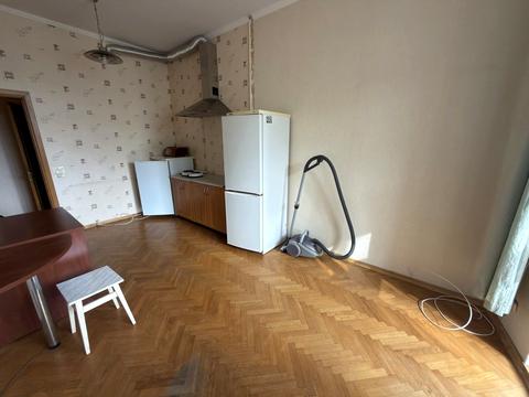 комерційна за адресою Лесі Українки бульв., 30-Б