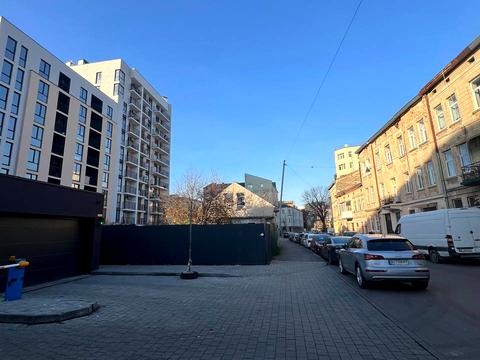 комерційна за адресою Лемківська вул., 14