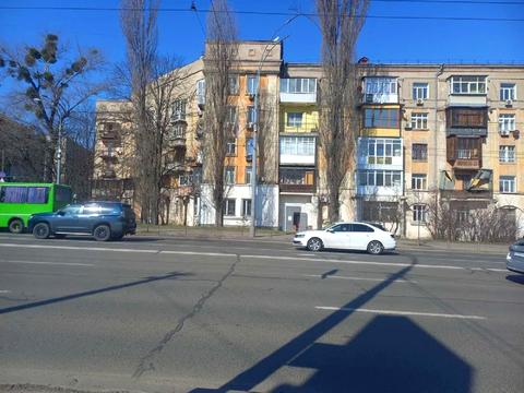 комерційна за адресою Авіаконструктора Антонова вул., 2/32 к1