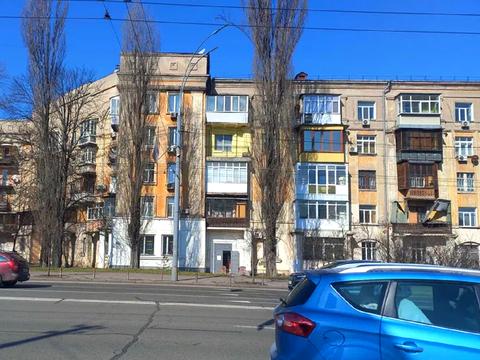 комерційна за адресою Авіаконструктора Антонова вул., 2/32 к1