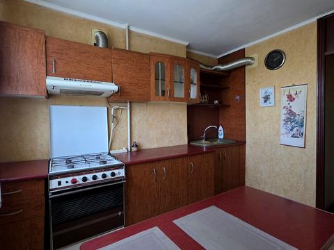 квартира за адресою Космонавтів вул., 74