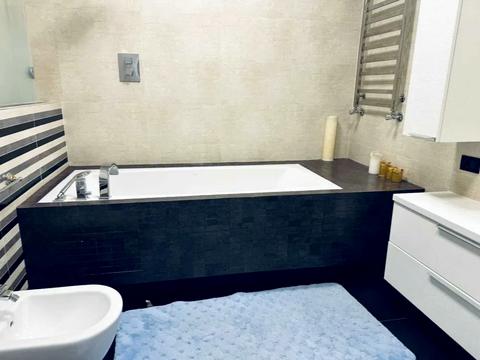 квартира за адресою Літературна вул., 1а