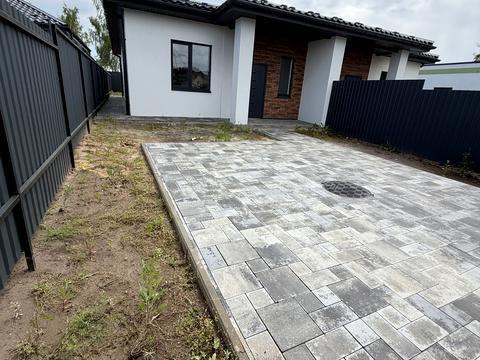 будинок за адресою Успішна