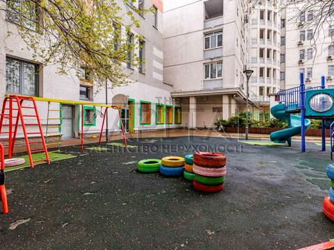 комерційна за адресою Миколи Міхновського бульв. (Дружби народів), 14-16