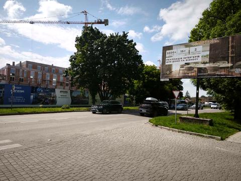 квартира за адресою Миколи Бобяка вул., (Будинок 1)