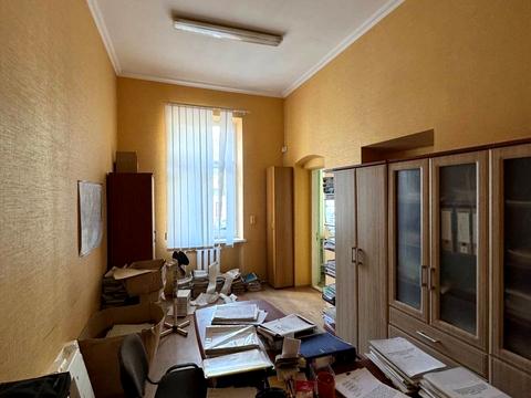 комерційна за адресою Львів, Андрія Мельника вул. (), 8