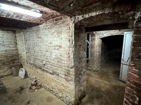 комерційна за адресою Львів, Андрія Мельника вул. (), 8