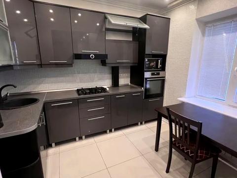 квартира за адресою Писаржевського вул., 3