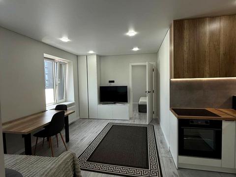квартира за адресою Степана Бандери вул., 77-Б