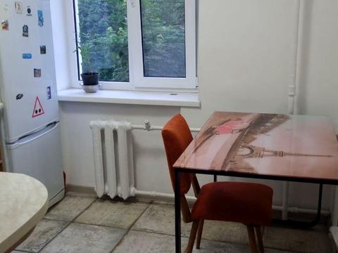 квартира за адресою Салютна вул., 20
