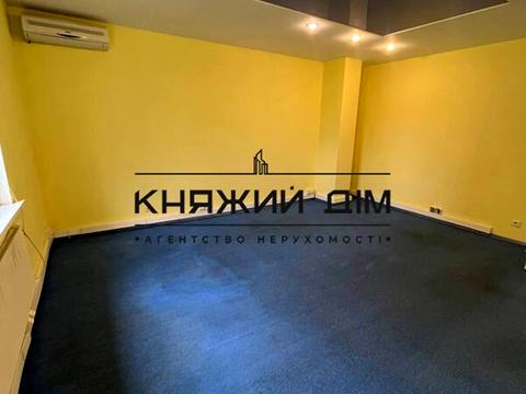 комерційна за адресою Малоземельна, 1