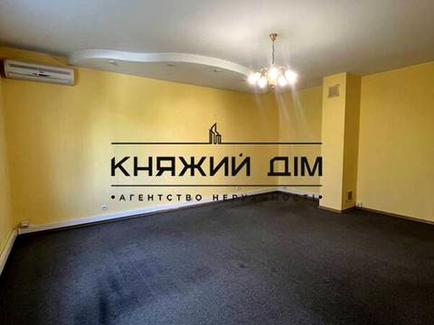 комерційна за адресою Малоземельна, 1